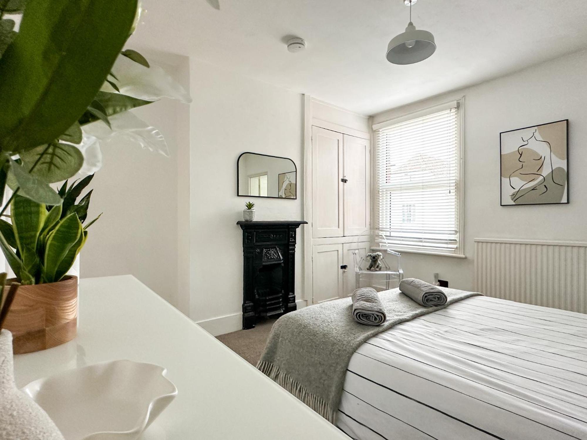 Love Lane - Cosy & Modern City Centre Guest Suite Canterbury Kültér fotó